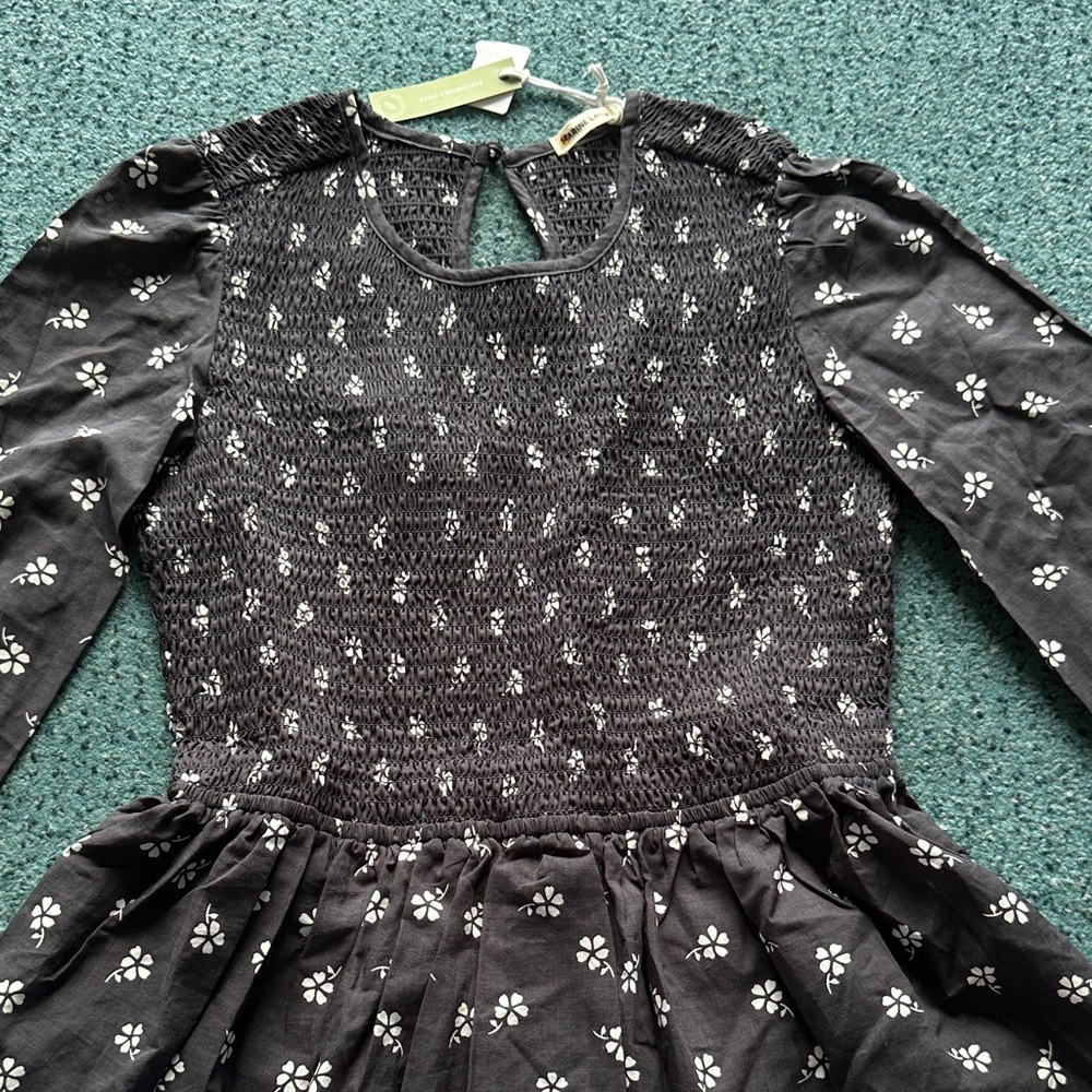 Marine Layer Gabrielle Smocked Black and White Juniors Ladies Top NWT. XS
